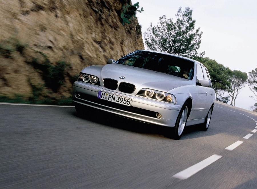  BMW 5-Series Touring 2001 года  (фото 14 из 17)